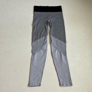 Aerie Chill Play Move Seamless Ombre Leggings Gray Size XS Ribbed High Waisted